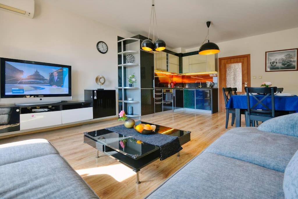 Comfort In Center Varna Exterior foto