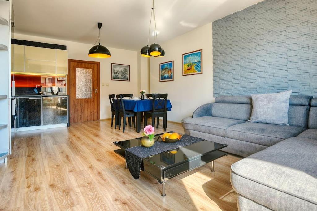 Comfort In Center Varna Exterior foto